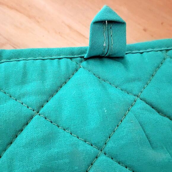 Disney Mickey Mouse St. Patrick's Day Oven Mitt Full Size Never Used "Lucky" - Picture 5 of 6